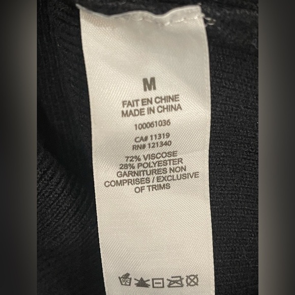 Chic Black Sweater Size M - Picture 4 of 5